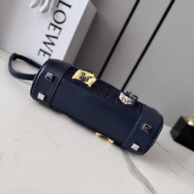 Loewe  Новая сумка Amazona 23 Cropped