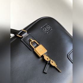 Новая модель сумки Amazona от Loewe. Э