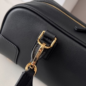 Loewe  Новая модель сумки Mini Amazon
