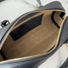 Loewe  Новая модель сумки Mini Amazon