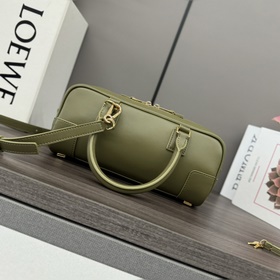 Loewe  Новая модель сумки Mini Amazon