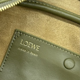 Loewe  Новая модель сумки Mini Amazon