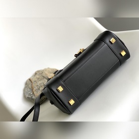Новая модель сумки Amazona от Loewe. Э