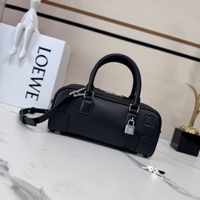 Loewe  Новая модель сумки Mini Amazon