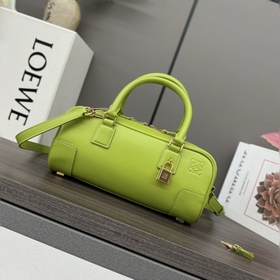 Loewe  Новая модель сумки Mini Amazon