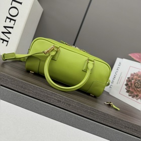 Loewe  Новая модель сумки Mini Amazon