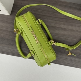 Loewe  Новая модель сумки Mini Amazon