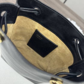 Loewe  Сумочка Pebble из гладкой теля