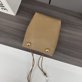 Loewe  Маленькая сумка из гладкой тел