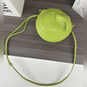 Loewe  Коллекция Anagram к Году Змеи：