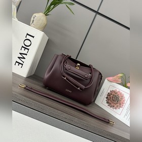 Loewe  Новая модель сумки Madrid из