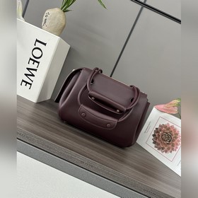 Loewe  Новая модель сумки Madrid из 