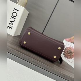 Loewe  Новая модель сумки Madrid из 