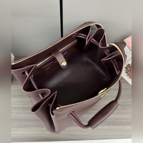 Loewe  Новая модель средней сумки Ma