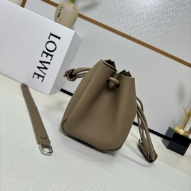 Loewe  Новая модель сумки Madrid из 