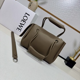 Loewe  Новая модель сумки Madrid из 