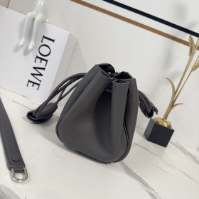 Loewe  Новая модель сумки Madrid из 