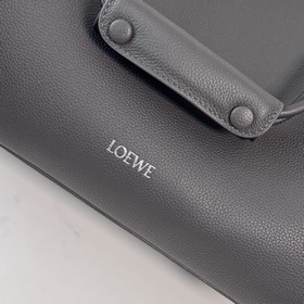 Loewe  Новая модель средней сумки Ma