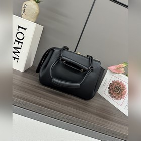 Loewe  Новая модель сумки Madrid из 
