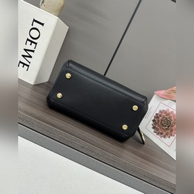 Loewe  Новая модель сумки Madrid из 
