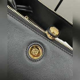 Loewe  Новая модель сумки Madrid из 