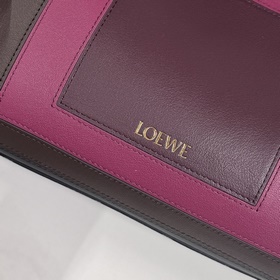 Loewe  Новая модель средней сумки Ma