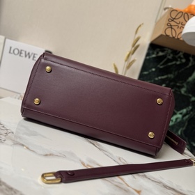 Loewe  Новая модель большой сумки Ma