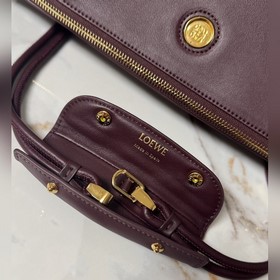 Loewe  Новая модель большой сумки Ma