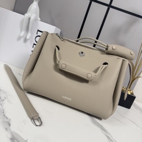 Loewe  Новая модель среднего размера