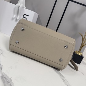 Loewe  Новая модель среднего размера 