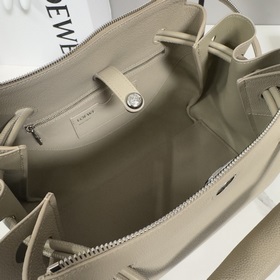 Loewe  Новая модель среднего размера 