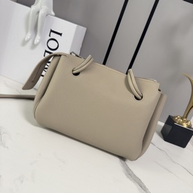 Loewe  Новая модель сумки Madrid из 