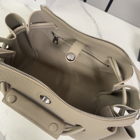 Loewe  Новая модель сумки Madrid из 