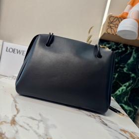 Loewe  Новая модель большой сумки Ma