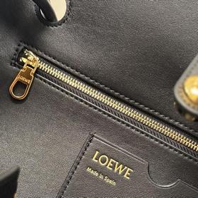Loewe  Новая модель большой сумки Ma