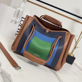 Loewe  Новая модель среднего размера