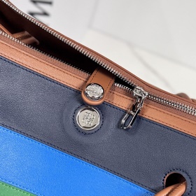 Loewe  Новая модель среднего размера 