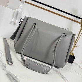 Loewe  Новая модель средней сумки Ma