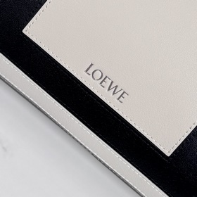 Loewe  Новая модель средней сумки Ma
