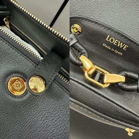 Loewe  Новая модель средней сумки Ma