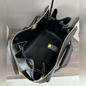 Loewe  Новая модель средней сумки Ma