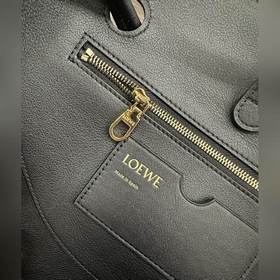 Loewe  Новая модель средней сумки Ma