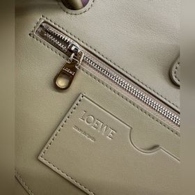 Loewe  Новая модель средней сумки Ma