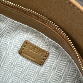 Loewe Новая модель — мини-сумка Puzzl