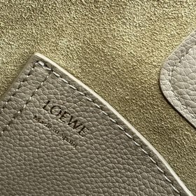 Сумка Loewe mini Pebble Bucket из мягк