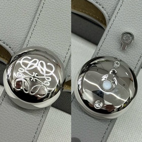 Сумка Loewe mini Pebble Bucket из мягк