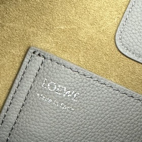 Сумка Loewe mini Pebble Bucket из мягк