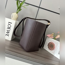 Средняя сумка Loewe Pebble Bucket из м