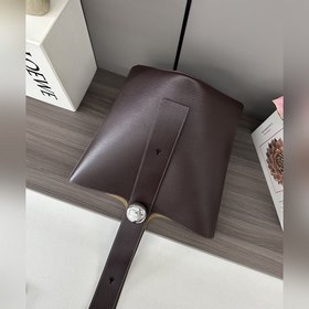 Средняя сумка Loewe Pebble Bucket из м
