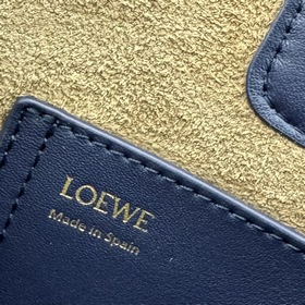 Сумка Loewe mini Pebble Bucket из мягк